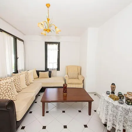 וילה Peaceful With Shared Pool, Balcony, Terrace And Backyard In Bodrum Karabag