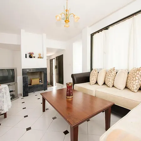 Peaceful With Shared Pool, Balcony, Terrace And Backyard In Bodrum Вилла Karabag