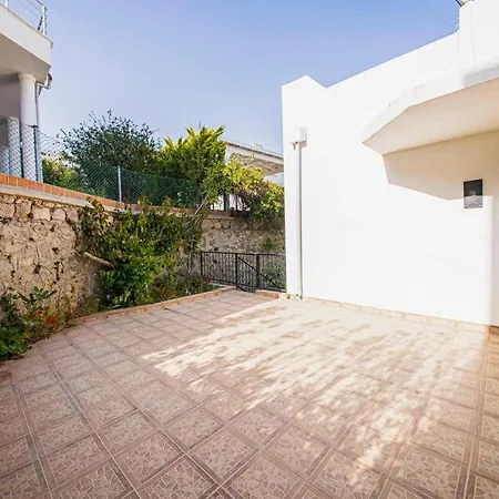 Вилла Peaceful With Shared Pool, Balcony, Terrace And Backyard In Bodrum